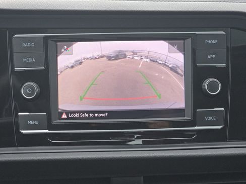 Used 2024 Volkswagen Jetta SE image 22