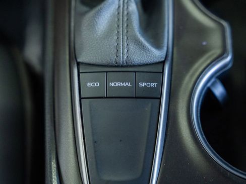 Used 2024 Toyota Camry SE image 21