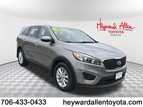 Used 2016 Kia Sorento L FWD image 1