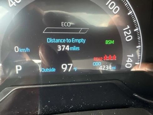 Used 2025 Toyota RAV4 XLE w/ Convenience Package FWD image 15