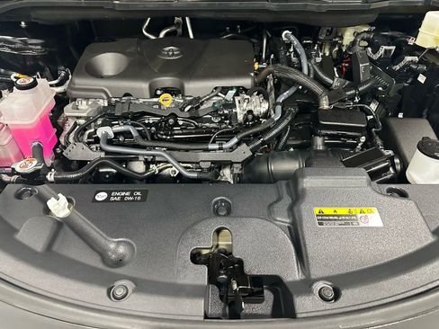 Used 2025 Toyota Sienna LE image 70