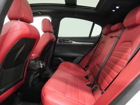 Used 2023 Alfa Romeo Stelvio Veloce AWD/4WD image 25