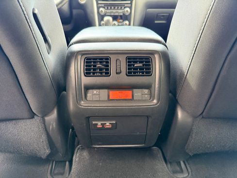 Used 2019 Nissan Pathfinder SV AWD/4WD image 34