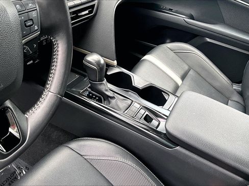 Used 2025 Toyota Camry SE FWD image 16