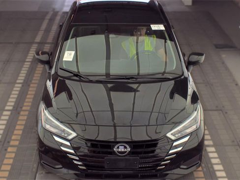 Used 2025 Nissan Versa SV FWD image 2