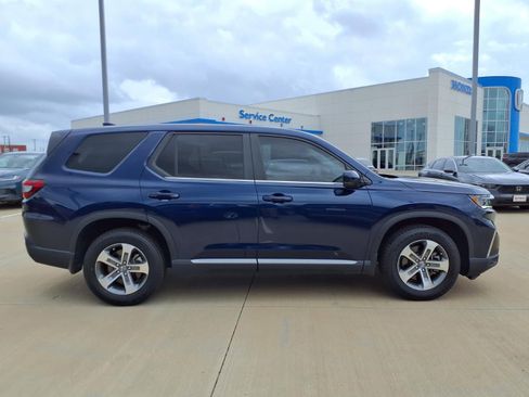 Used 2025 Honda Pilot EX-L image 8