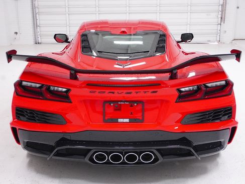 New 2026 Chevrolet Corvette Z06 w/ Z07 Performance Package image 6