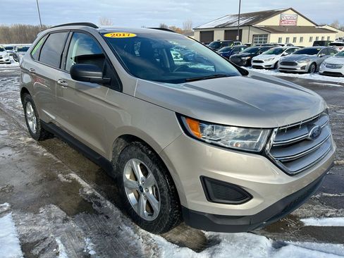 Used 2017 Ford Edge SE AWD/4WD image 3