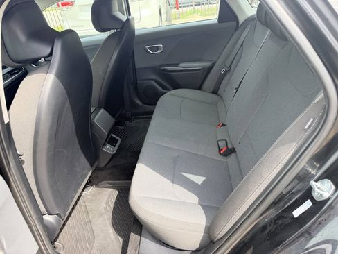 Used 2025 Kia K4 FWD image 12