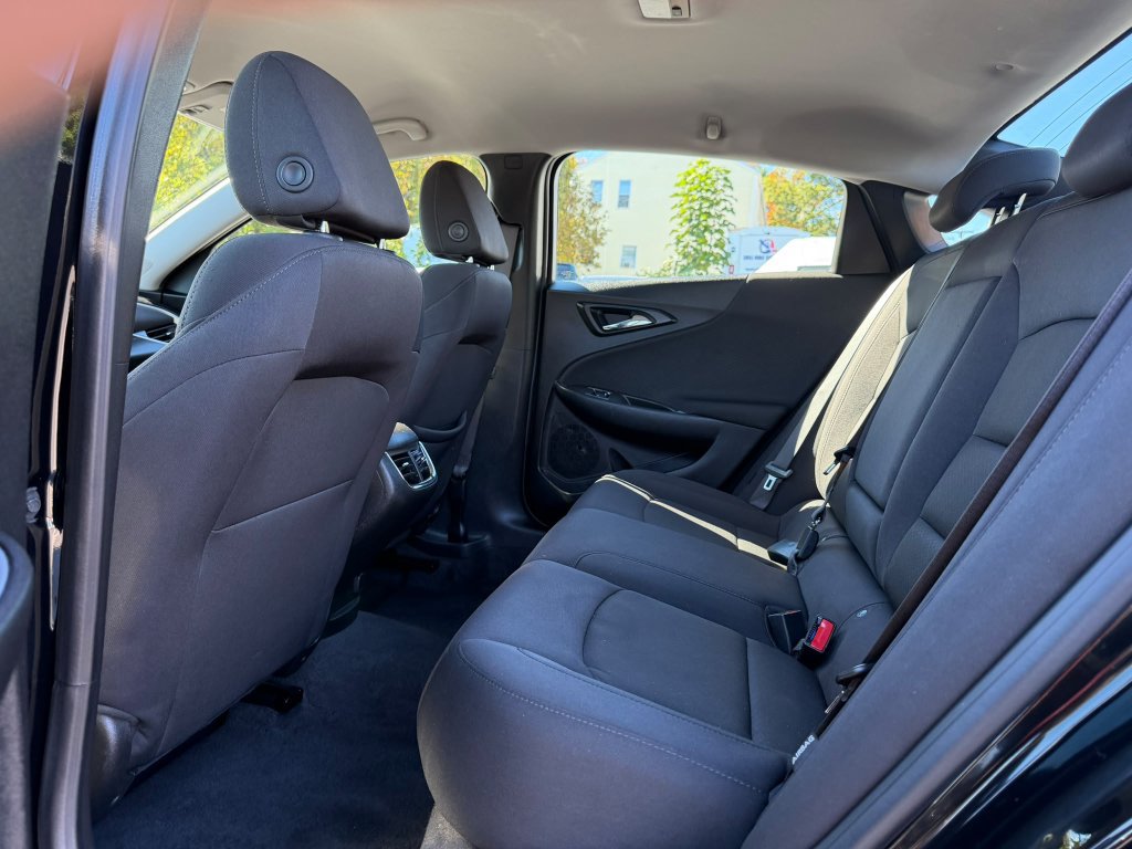 Used 2024 Chevrolet Malibu LT FWD image 17