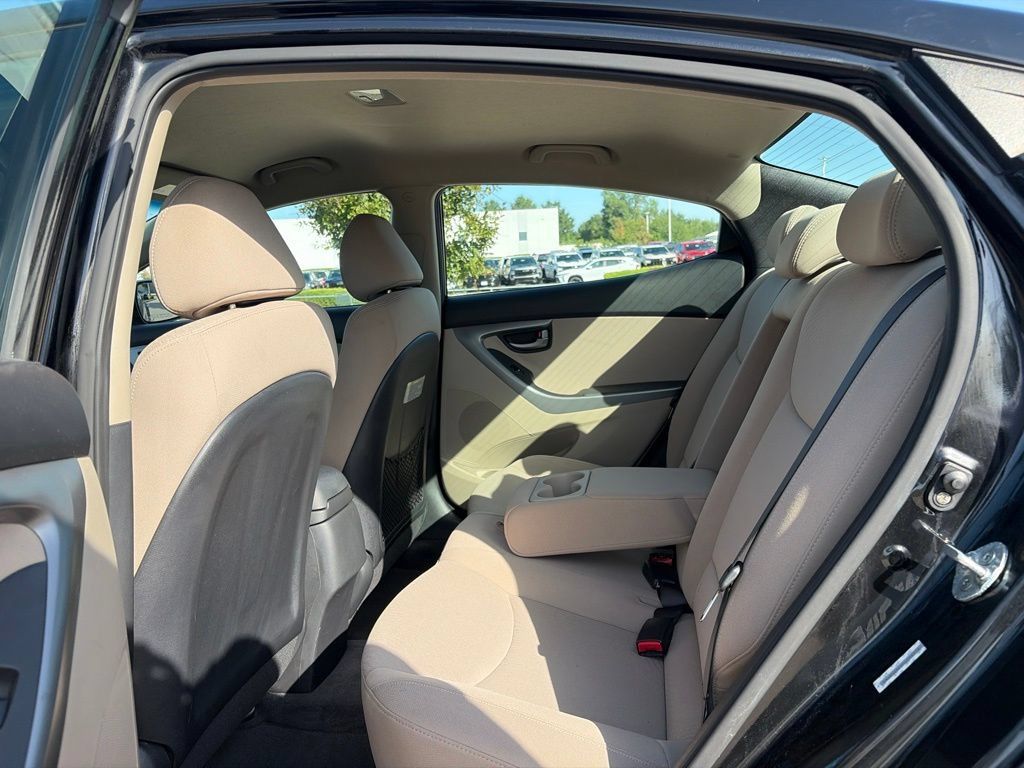 Used 2015 Hyundai Elantra SE w/ Option Group 02 FWD image 35