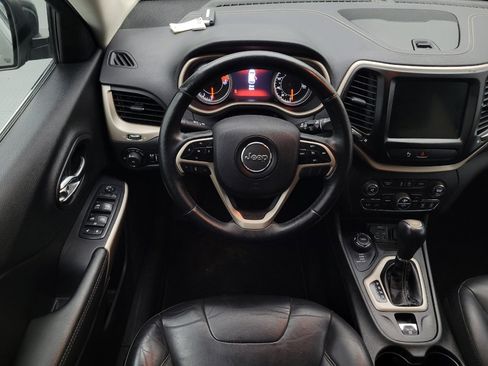 Used 2018 Jeep Cherokee Limited AWD/4WD image 22
