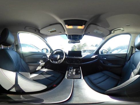 Used 2026 Nissan Rogue SL FWD image 45