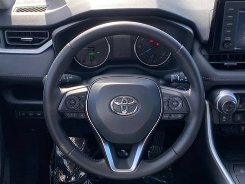 Certified 2022 Toyota RAV4 XLE Premium AWD/4WD image 17