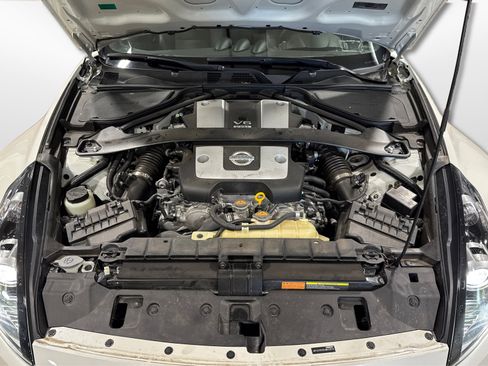 Used 2020 Nissan 370Z Touring Sport image 12