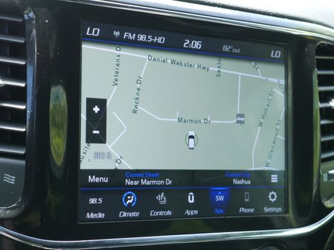Used 2022 Jeep Grand Cherokee Laredo X AWD/4WD image 19