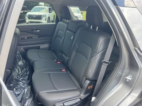 New 2026 Nissan Pathfinder SL FWD image 15