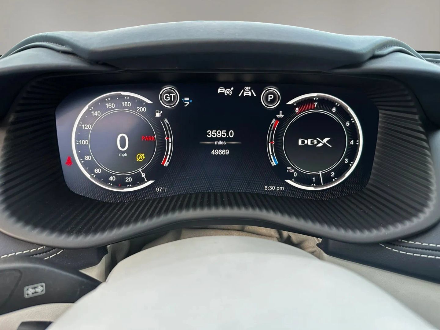Used 2021 Aston Martin DBX AWD/4WD image 24