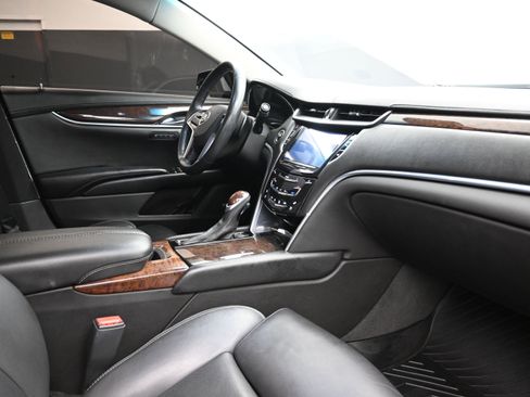 Used 2014 Cadillac XTS Luxury w/ Driver Awareness Package FWD image 25