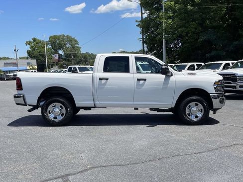 New 2026 RAM 2500 Tradesman w/ Chrome Appearance Group AWD/4WD image 9