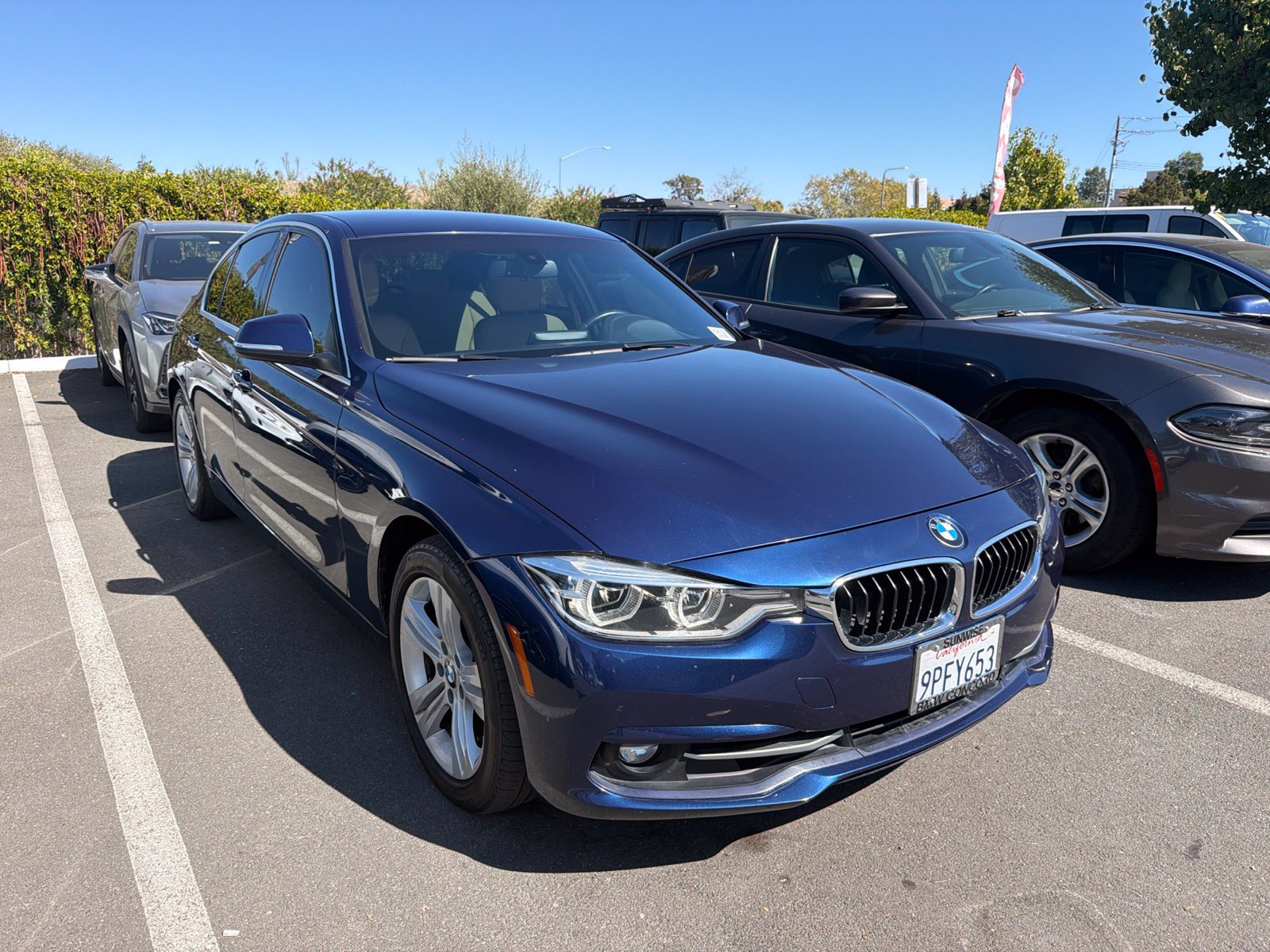 Used 2018 BMW 330i Sedan RWD image 1