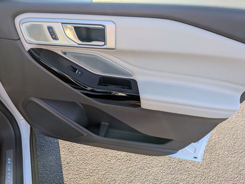 Used 2021 Ford Explorer Platinum w/ Equipment Group 601A image 36