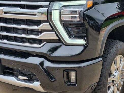 New 2026 Chevrolet Silverado 2500 High Country w/ High Country Premium Package AWD/4WD image 17