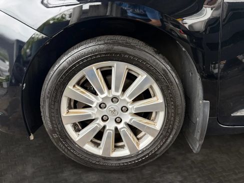 Used 2017 Toyota Sienna XLE Premium AWD/4WD image 37
