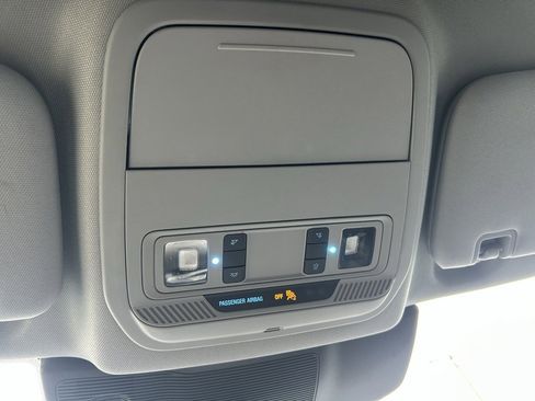 Used 2023 Ford Explorer XLT image 25