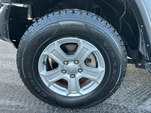 Used 2021 Jeep Wrangler Unlimited Sport image 26