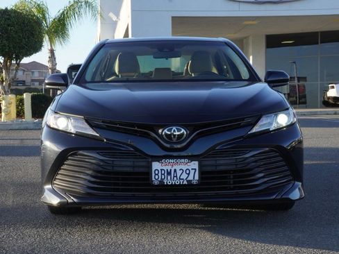 Used 2018 Toyota Camry LE image 7