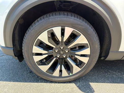 New 2026 Ford Explorer Platinum w/ LUX Leather Package AWD/4WD image 19
