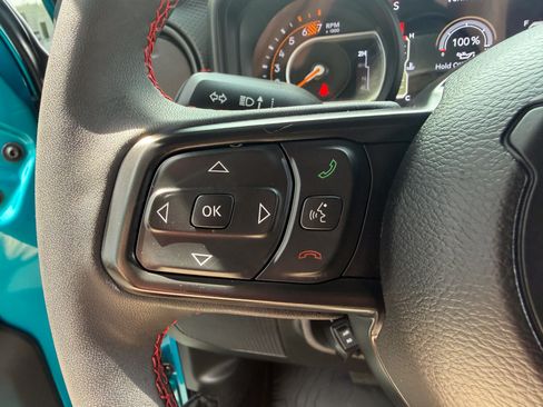 Used 2024 Jeep Wrangler Unlimited Rubicon w/ Convenience Group AWD/4WD image 42