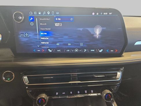 Used 2025 Chevrolet Traverse LT AWD/4WD image 24