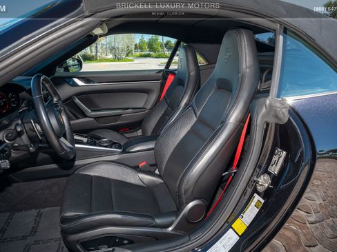 Used 2021 Porsche 911 Carrera 4S w/ Sport Package image 8