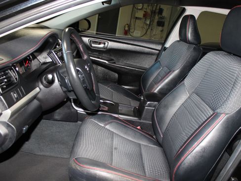 Used 2015 Toyota Camry SE FWD image 20