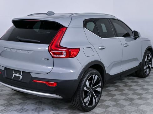 Certified 2025 Volvo XC40 B5 Plus image 29