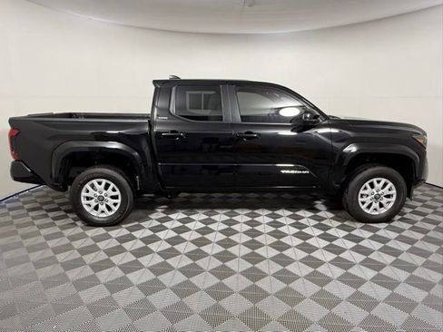 Used 2024 Toyota Tacoma SR5 AWD/4WD image 7