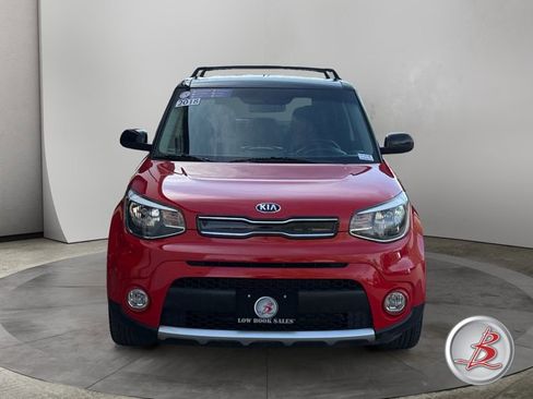 Used 2018 Kia Soul + image 2
