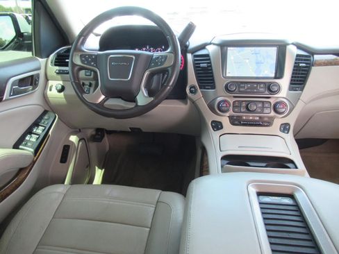 Used 2015 GMC Yukon Denali w/ Premium Package RWD image 13