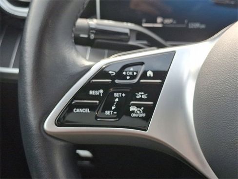 Certified 2022 Mercedes-Benz C 300 4MATIC Sedan image 22