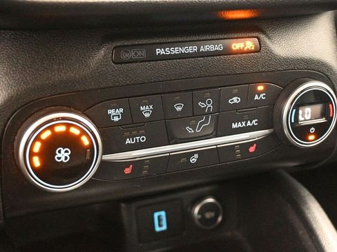 Used 2020 Ford Escape SEL image 19