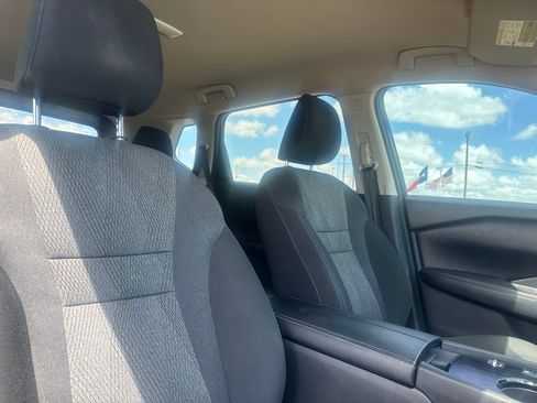 Certified 2024 Nissan Rogue SV FWD image 26