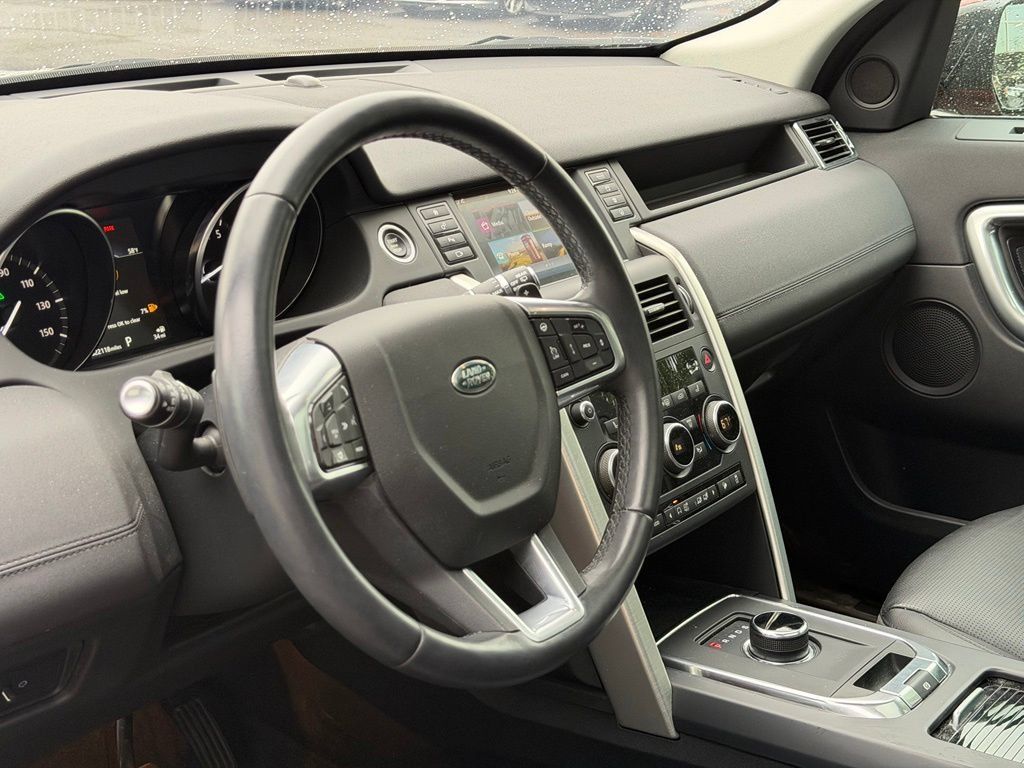Used 2019 Land Rover Discovery Sport HSE AWD/4WD image 13