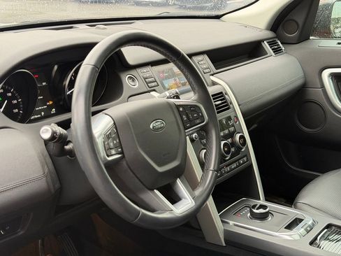 Used 2019 Land Rover Discovery Sport HSE AWD/4WD image 13