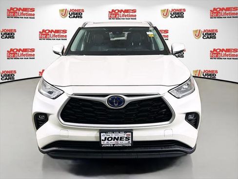 Certified 2020 Toyota Highlander XLE AWD/4WD image 14