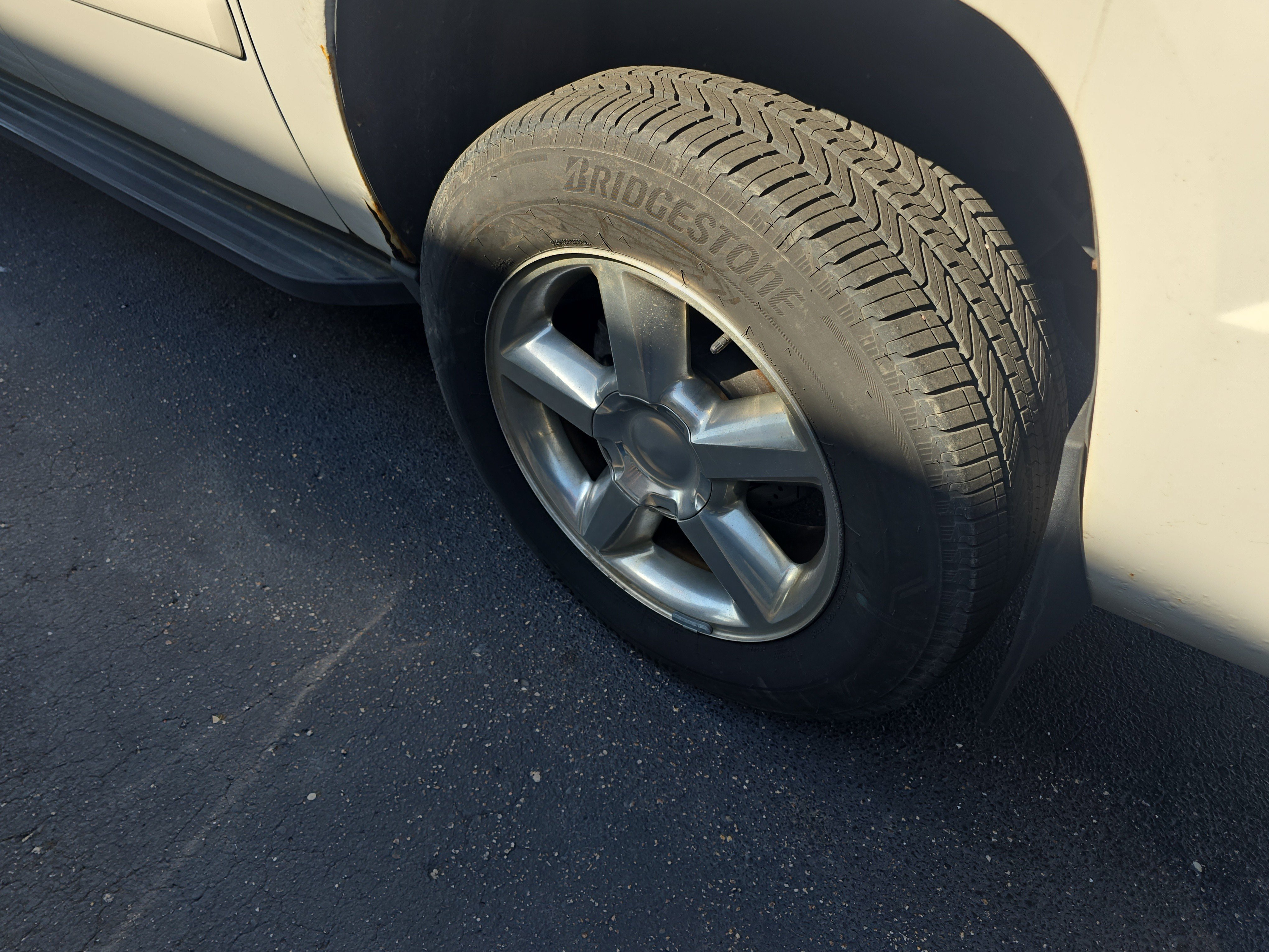Used 2009 Chevrolet Avalanche LT AWD/4WD image 9