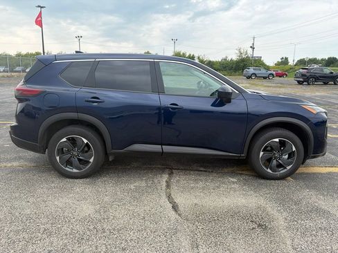 Used 2025 Nissan Rogue SV AWD/4WD image 7