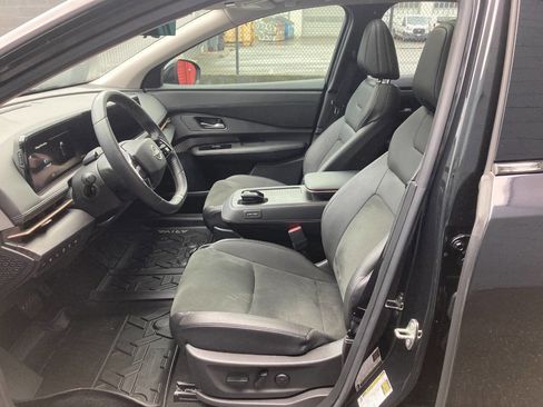 Used 2023 Nissan Ariya FWD image 9