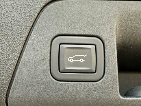 Used 2023 Buick Envision Avenir image 36